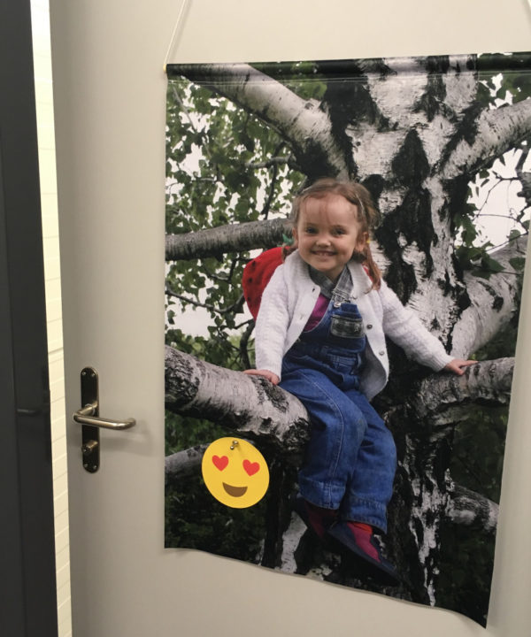 Foto-Stoffbanner mit Emoji - hierbeimir